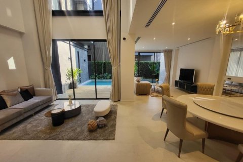 Дом в Ванг Тонг Ланге, Бангкок, Таиланд с 5 спальнями  № 138948 - фото 3