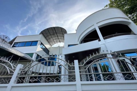 Maison à Wang Thonglang, Bangkok, Thaïlande 5 chambres № 162447