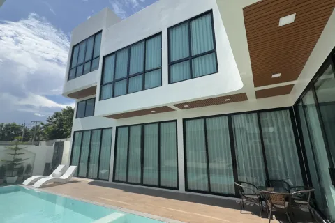 Villa in Chiang Mai, Thailand 6 bedrooms № 162013 - photo 2