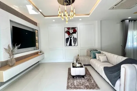 Villa in Pattaya, Thailand 3 bedrooms № 151352 - photo 18