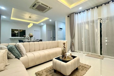 Вилла в Паттайе, Таиланд с 3 спальнями  № 151352 - фото 29