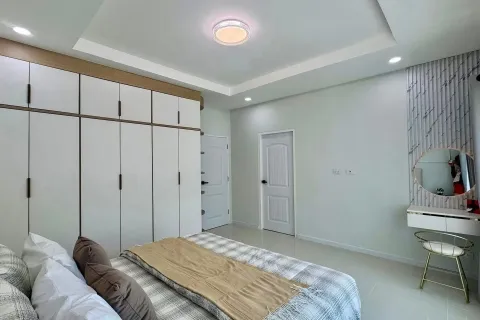 Villa in Pattaya, Thailand 3 bedrooms № 151352 - photo 17