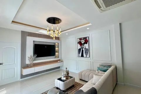 Villa in Pattaya, Thailand 3 bedrooms № 151352 - photo 9