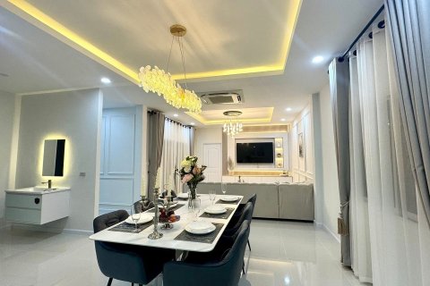 Вилла в Паттайе, Таиланд с 3 спальнями  № 151352 - фото 26