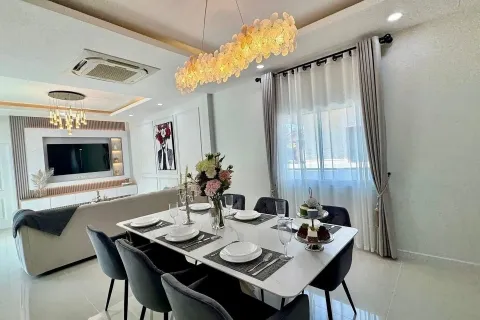 Villa in Pattaya, Thailand 3 bedrooms № 151352 - photo 12