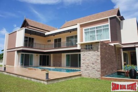 Villa in Chalong, Thailand 3 bedrooms № 202514