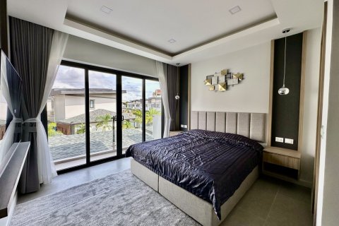 House in Pattaya, Thailand 4 bedrooms № 152298 - photo 24