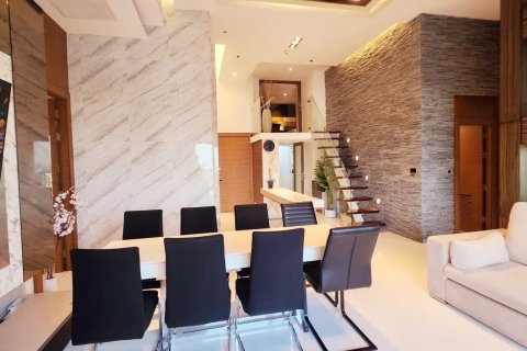 Condo à Watthana, Bangkok, Thaïlande, 4 chambres  № 158688 - photo 11