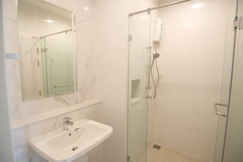 Studio dans le Condo à Huai Khwang, Bangkok, Thaïlande № 173833 - photo 4