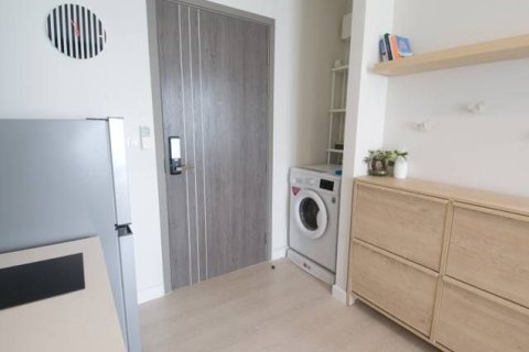 Studio dans le Condo à Huai Khwang, Bangkok, Thaïlande № 173833 - photo 1