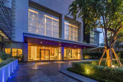 Condo in Bangkok, Thailand, 2 bedrooms  № 183132 - photo 6