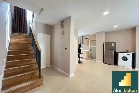 Casa de 3 dormitorios en Pattaya, Tailandia № 210764 - foto 3