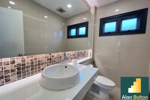 Casa de 3 dormitorios en Pattaya, Tailandia № 210764 - foto 14