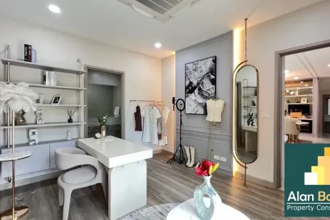 Casa de 4 dormitorios en Pattaya, Tailandia № 210767 - foto 12