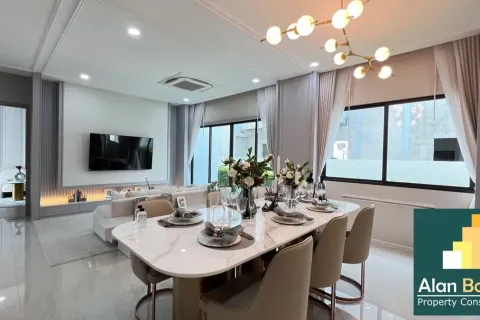 Casa de 4 dormitorios en Pattaya, Tailandia № 210767 - foto 9