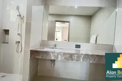 Casa de 4 dormitorios en Pattaya, Tailandia № 210767 - foto 5