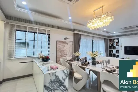 Casa de 4 dormitorios en Pattaya, Tailandia № 210766 - foto 8