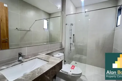 Casa de 4 dormitorios en Pattaya, Tailandia № 210766 - foto 12
