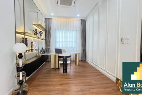 Casa de 4 dormitorios en Pattaya, Tailandia № 210766 - foto 6