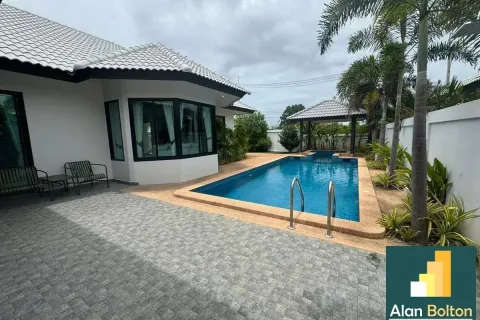 Casa de 4 dormitorios en Pattaya, Tailandia № 210769 - foto 21
