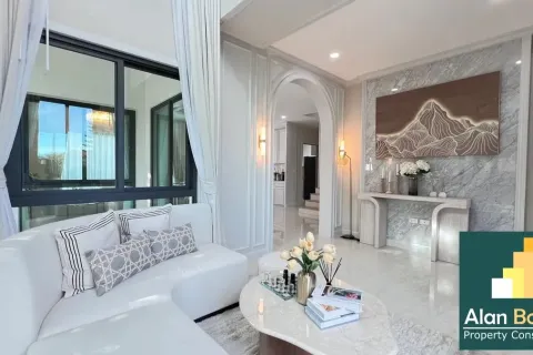 Casa de 3 dormitorios en Pattaya, Tailandia № 210768 - foto 2