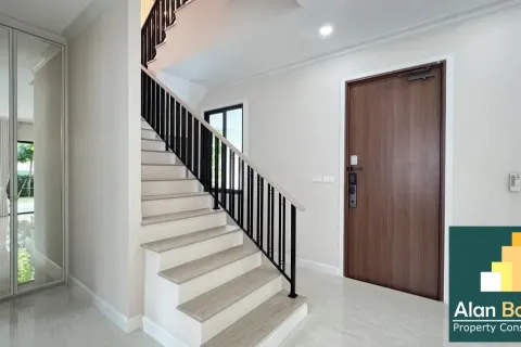 Casa de 3 dormitorios en Pattaya, Tailandia № 210768 - foto 8