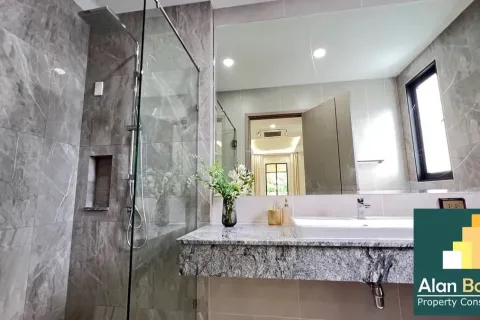 Casa de 3 dormitorios en Pattaya, Tailandia № 210768 - foto 16