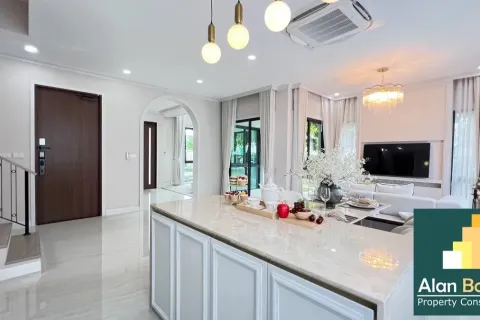 Casa de 3 dormitorios en Pattaya, Tailandia № 210768 - foto 4