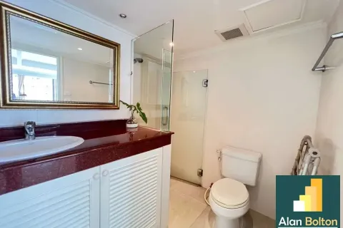Condominio de 2 dormitorios en Jomtien Beach, Pattaya, Tailandia № 210765 - foto 15