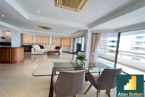 Condominio de 2 dormitorios en Jomtien Beach, Pattaya, Tailandia № 210765 - foto 12