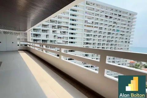 Condominio de 2 dormitorios en Jomtien Beach, Pattaya, Tailandia № 210765 - foto 2