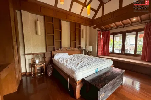 Casa de 4 dormitorios en Pattaya, Tailandia № 212478 - foto 8