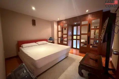 Casa de 4 dormitorios en Pattaya, Tailandia № 212478 - foto 12
