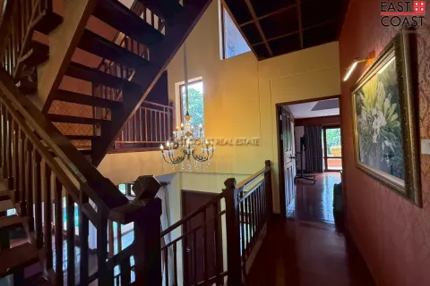 Casa de 4 dormitorios en Pattaya, Tailandia № 212478 - foto 7
