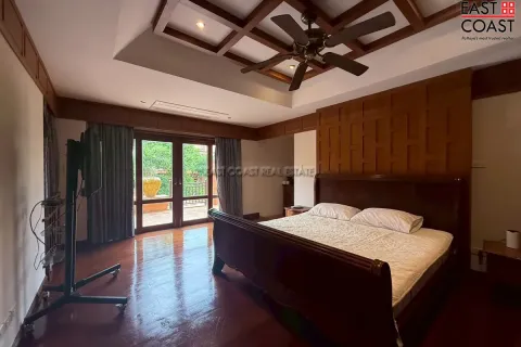 Casa de 4 dormitorios en Pattaya, Tailandia № 212478 - foto 9