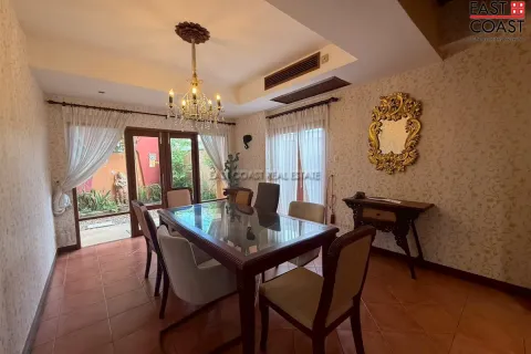 Casa de 4 dormitorios en Pattaya, Tailandia № 212478 - foto 5