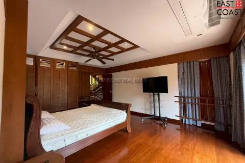 Casa de 4 dormitorios en Pattaya, Tailandia № 212478 - foto 10