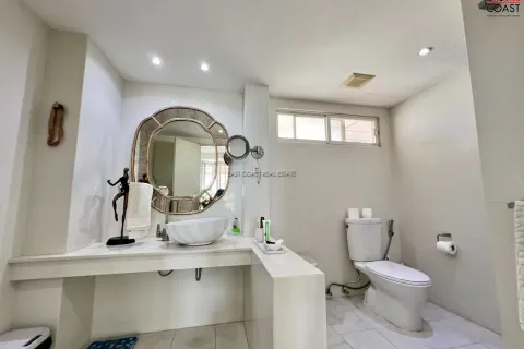 Condominio de 2 dormitorios en Jomtien Beach, Pattaya, Tailandia № 212473 - foto 13