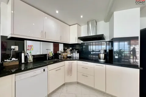 Condominio de 2 dormitorios en Jomtien Beach, Pattaya, Tailandia № 212473 - foto 9