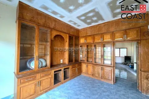 Casa de 4 dormitorios en Pattaya, Tailandia № 212475 - foto 16