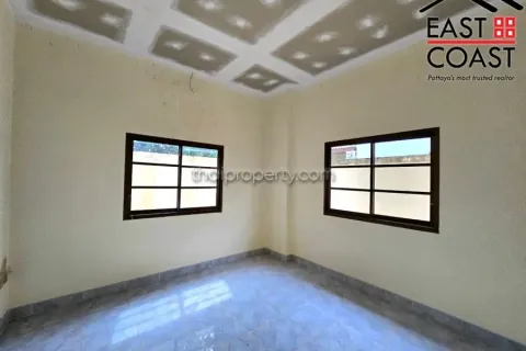 Casa de 4 dormitorios en Pattaya, Tailandia № 212475 - foto 13