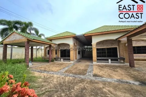 Casa de 4 dormitorios en Pattaya, Tailandia № 212475 - foto 3