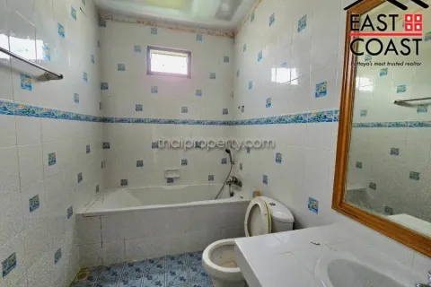Casa de 4 dormitorios en Pattaya, Tailandia № 212475 - foto 19