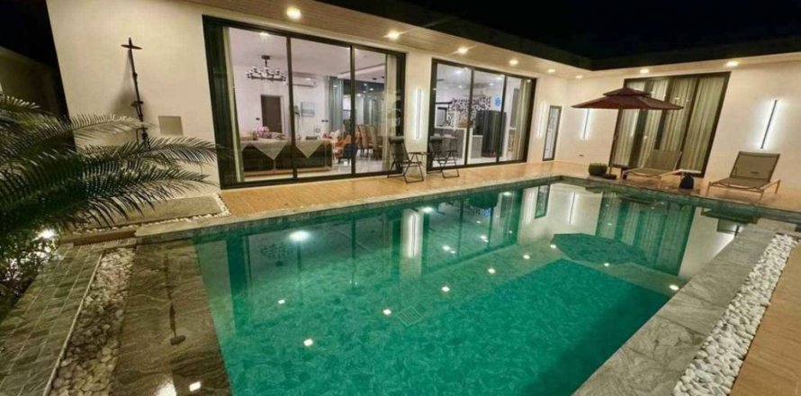 Villa in Bang Tao, Thailand 7 bedrooms № 114052