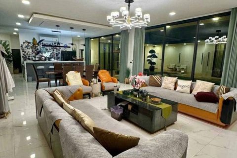 Villa in Bang Tao, Thailand 7 bedrooms № 114052 - photo 4
