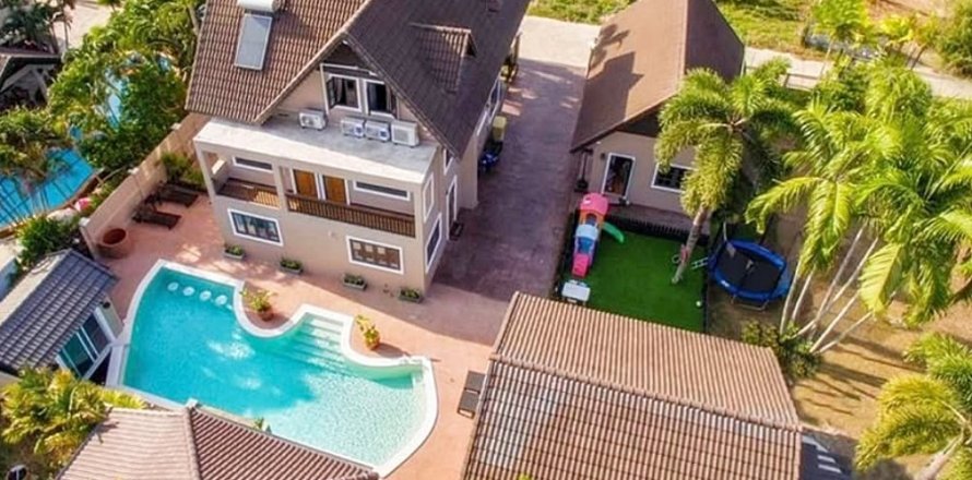 Villa in Rawai, Thailand 5 bedrooms № 179369