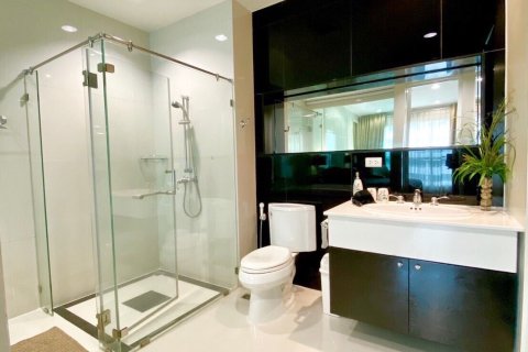 Studio in the Condo in Pathum Wan, Bangkok, Thailand  № 159471 - photo 8