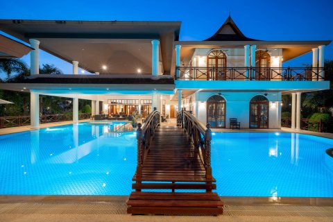 Villa in Hua Hin, Thailand 11 Schlafzimmer № 221769 - Foto 3
