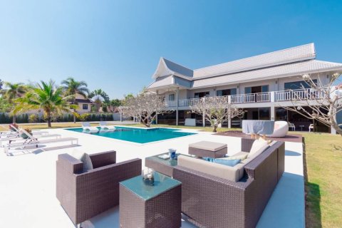 Maison à Hua Hin, Thaïlande 4 chambres № 161441