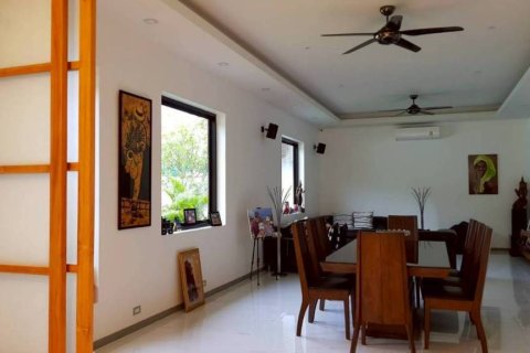Villa in Pattaya, Thailand 4 bedrooms № 161443 - photo 3